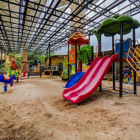 The Corinthians Resort And Club Pune Zewnętrze zdjęcie Playground at the resort