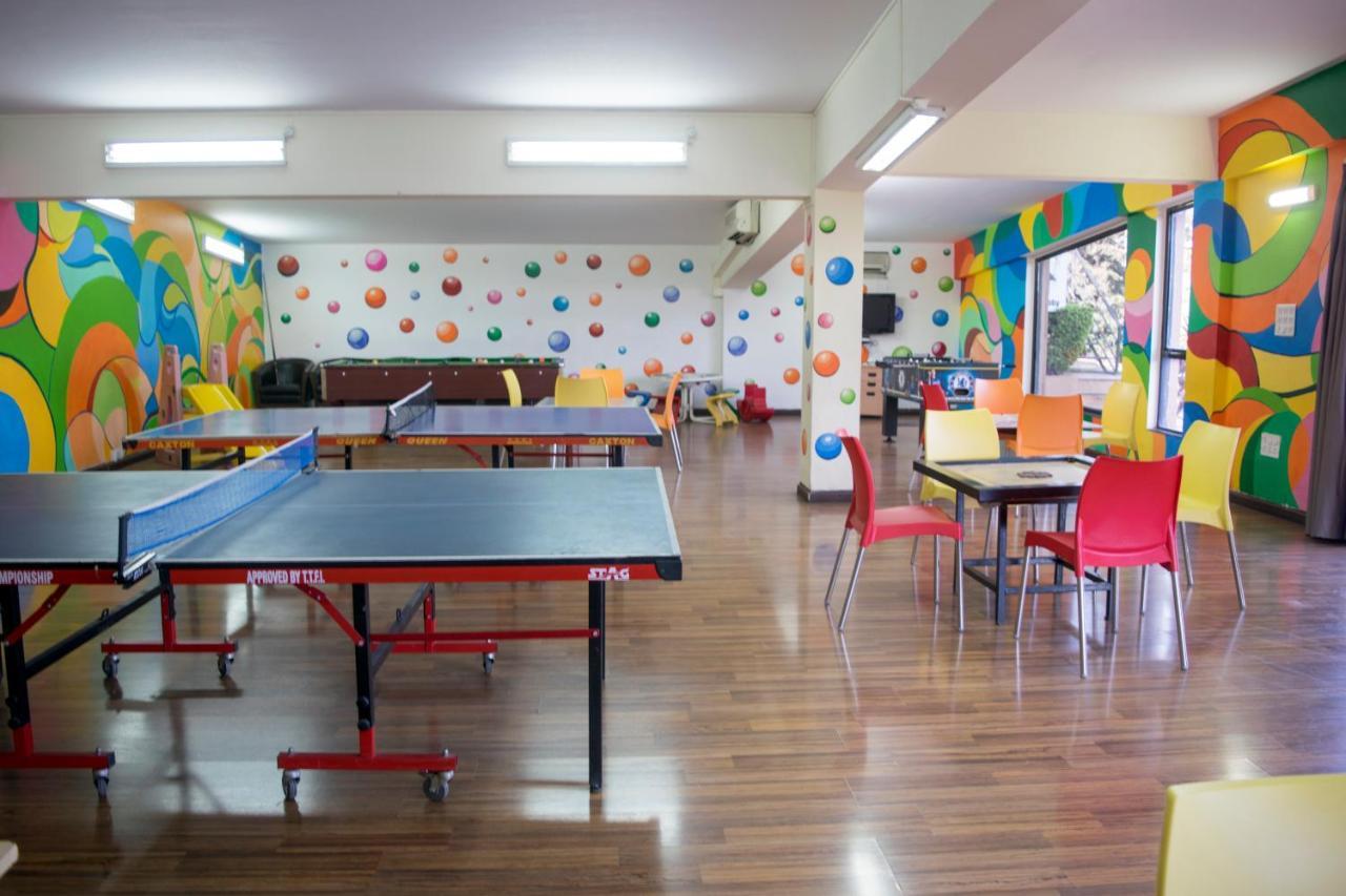The Corinthians Resort And Club Pune Zewnętrze zdjęcie The table tennis room