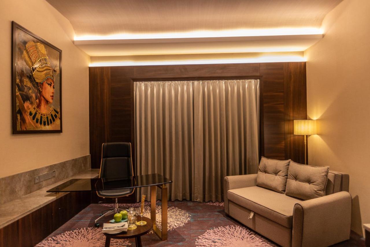 The Corinthians Resort And Club Pune Zewnętrze zdjęcie Suite room at the hotel