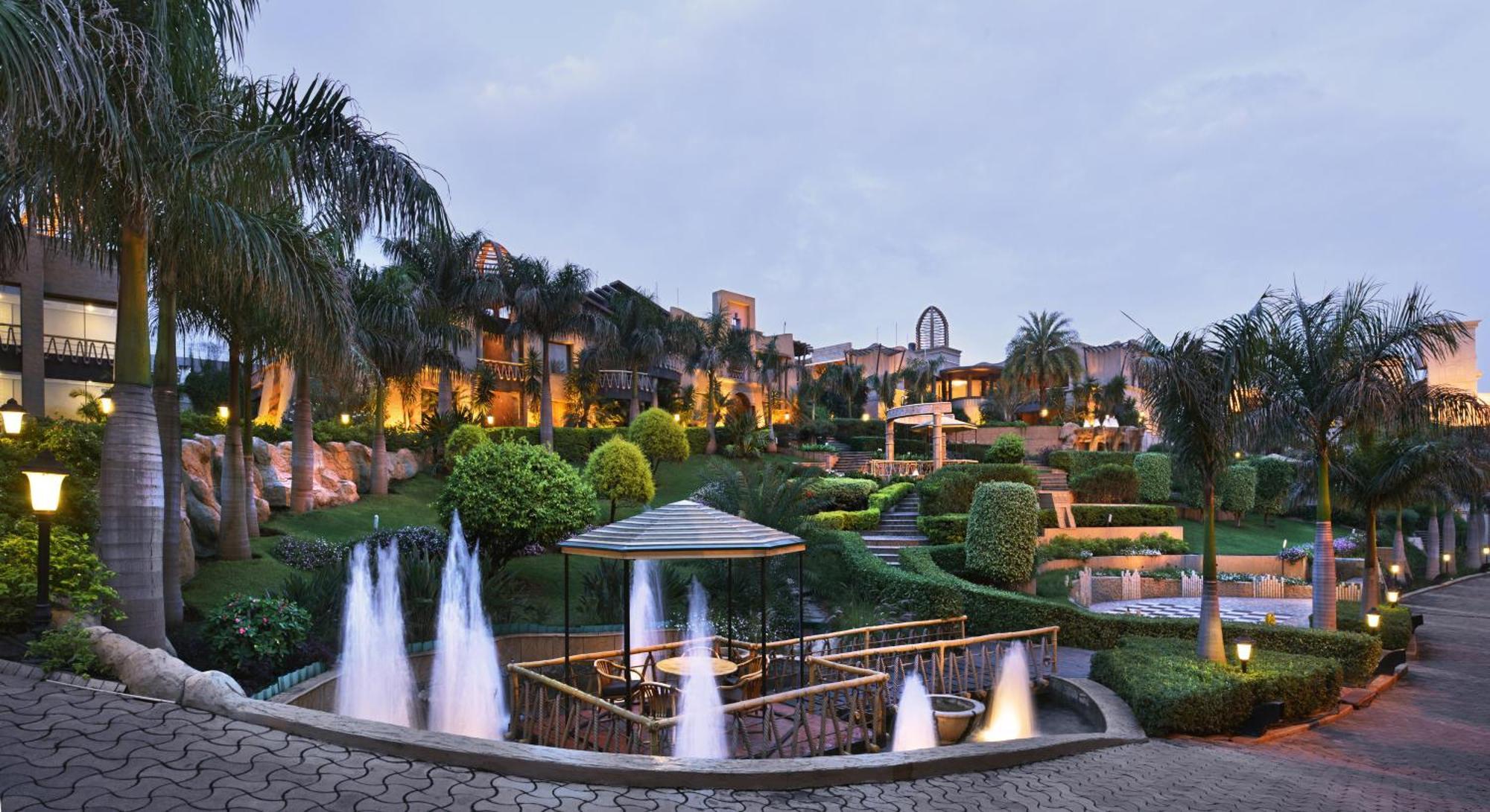 The Corinthians Resort And Club Pune Zewnętrze zdjęcie The Oberoi, Gurgaon