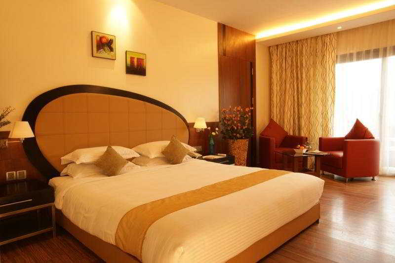 The Corinthians Resort And Club Pune Pokój zdjęcie A room at the hotel